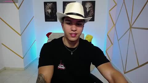 Snapshot of taylor_johnn chatting on January 17, 11:51 pm Penagos zz online show from January 17, 11:51 pm