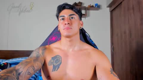 taylor_mclane1 online show from December 2, 5:41 pm