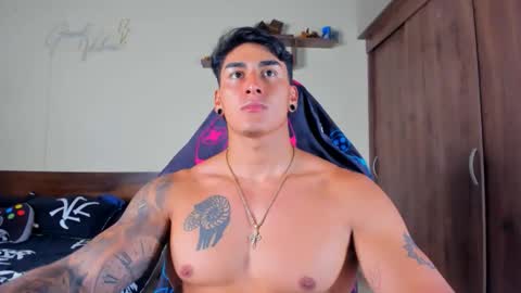taylor_mclane1 online show from January 15, 4:33 pm
