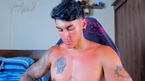 taylor_mclane1 online show from March 30, 5:14 pm