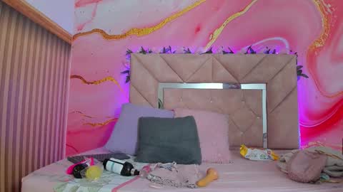 Snapshot of taylor_oriana_ chatting on November 21, 10:58 am Oriana online show from November 21, 10:58 am