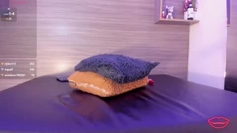 Taylor  online show from February 18, 6:37 pm