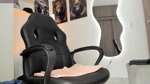 Snapshot of taylor_wesley69 chatting on November 10, 2:27 pm onlyfanstaylor wesley online show from November 10, 2:27 pm