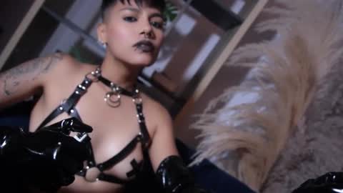 Snapshot of taylorharp chatting on November 28, 10:40 am Taylor online show from November 28, 10:40 am