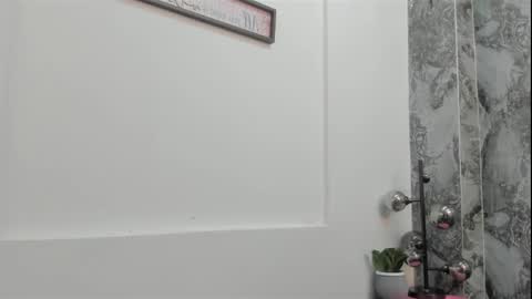 Snapshot of taylorjade_ chatting on February 21, 6:36 am TAYLOR online show from February 21, 6:36 am