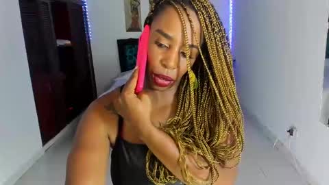 Snapshot of taylorslims chatting on February 16, 2:10 pm taylorslims online show from February 16, 2:10 pm