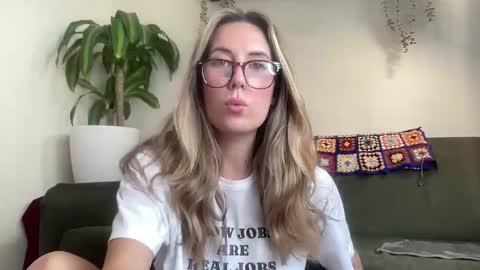 Taylor online show from September 16, 3:40 am