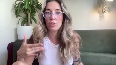 Taylor online show from October 8, 1:14 am