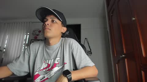 Snapshot of taylorsorf chatting on January 4, 9:52 pm taylorsorf online show from January 4, 9:52 pm