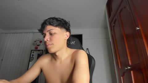 Snapshot of taylorsorf chatting on January 15, 11:51 pm taylorsorf online show from January 15, 11:51 pm