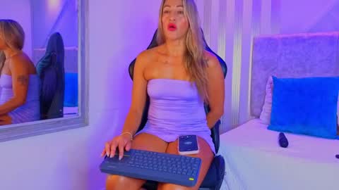 tayra online show from May 21, 8:16 pm