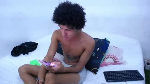 Tayron online show from December 23, 7:41 pm