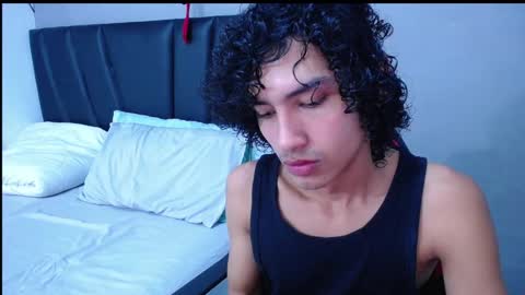 Tayron online show from November 3, 5:47 pm