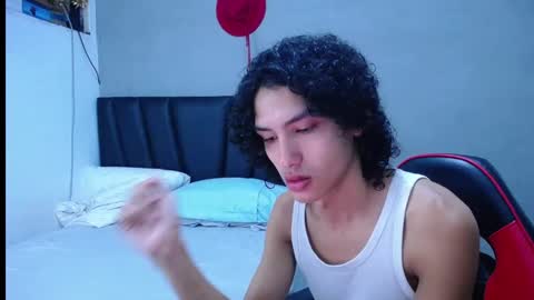 Snapshot of tayronx33 chatting on November 11, 5:02 pm Tayron online show from November 11, 5:02 pm