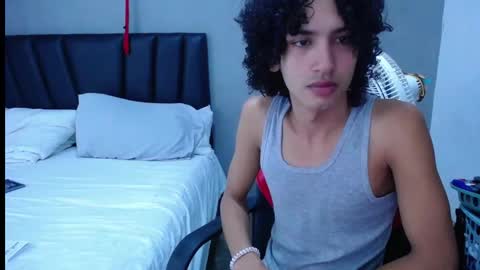 Snapshot of tayronx33 chatting on November 18, 7:07 pm Tayron online show from November 18, 7:07 pm