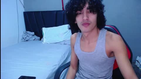 Snapshot of tayronx33 chatting on December 5, 5:42 pm Tayron online show from December 5, 5:42 pm