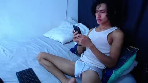 Snapshot of tayronx33 chatting on December 20, 6:15 pm Tayron online show from December 20, 6:15 pm