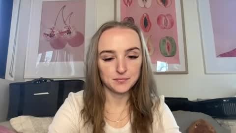Snapshot of tayrosees chatting on July 20, 5:55 am Tay Rose online show from July 20, 5:55 am