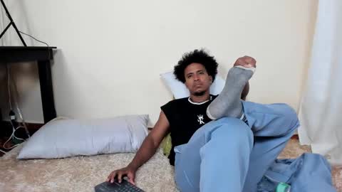 Snapshot of taysonysasha chatting on November 5, 11:49 pm ask for cum online show from November 5, 11:49 pm