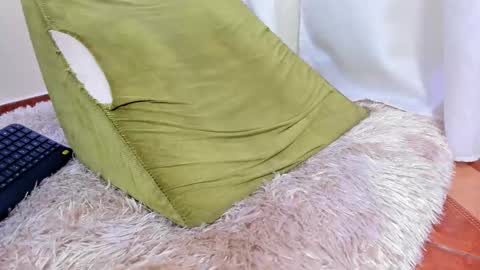 Snapshot of taysonysasha chatting on November 8, 9:02 pm ask for cum online show from November 8, 9:02 pm