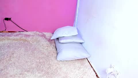 Snapshot of taysonysasha chatting on December 13, 9:31 pm ask for cum online show from December 13, 9:31 pm