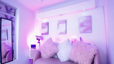 Sofia online show from December 5, 8:55 pm