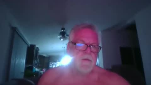 Snapshot of tc5350ranch chatting on June 9, 3:51 am ybnorml online show from June 9, 3:51 am