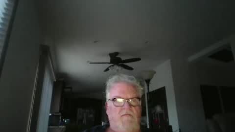 Snapshot of tc5350ranch chatting on June 14, 11:23 am ybnorml online show from June 14, 11:23 am