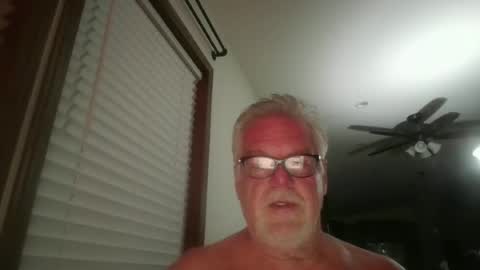 Snapshot of tc5350ranch chatting on June 25, 4:23 am ybnorml online show from June 25, 4:23 am