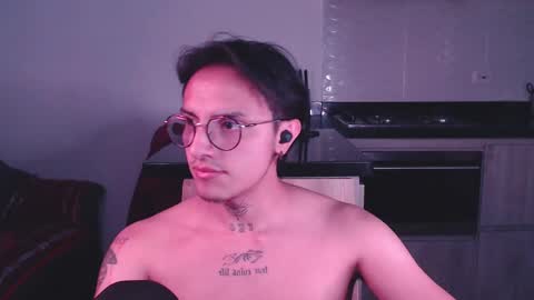 Snapshot of te0__0 chatting on February 20, 7:23 am Teo independent model online show from February 20, 7:23 am