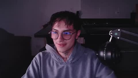 Teo independent model online show from March 19, 2:59 am