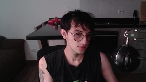 Teo independent model online show from April 24, 11:45 am