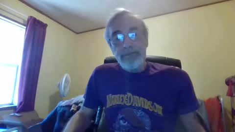 Snapshot of teak4u chatting on April 7, 2:17 pm Teak online show from April 7, 2:17 pm