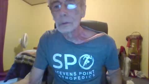 Snapshot of teak4u chatting on May 23, 11:42 pm Teak online show from May 23, 11:42 pm