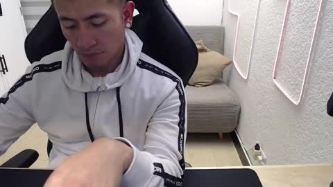 DYNAMITE DUO69 online show from March 5, 12:23 pm