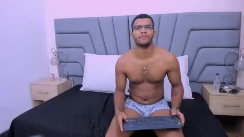 Marco y Luna  online show from May 19, 11:27 am