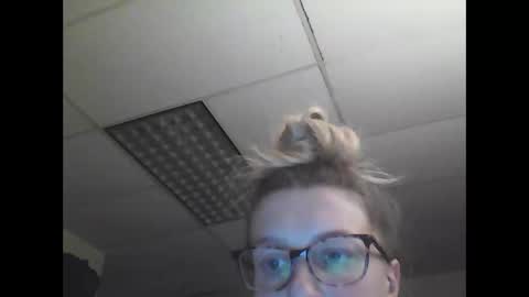 Snapshot of teaseerr chatting on November 15, 10:12 am teaseerr online show from November 15, 10:12 am