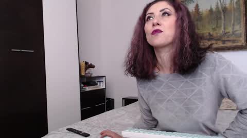 Snapshot of teasexpert4444 chatting on January 16, 9:27 am ALICIA--- online show from January 16, 9:27 am