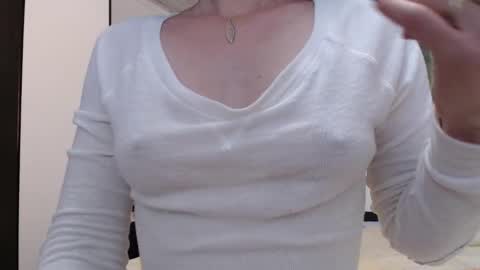 Snapshot of teasexpert4444 chatting on February 3, 11:42 am ALICIA--- online show from February 3, 11:42 am