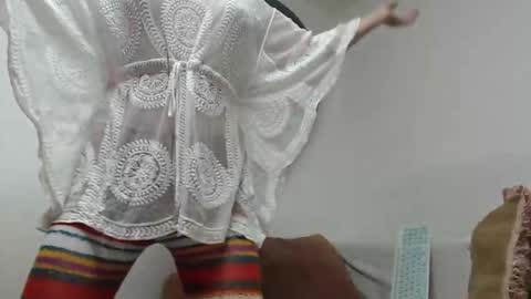 Snapshot of teasexpert4444 chatting on December 4, 6:34 am ALICIA--- online show from December 4, 6:34 am