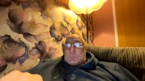 Mark online show from February 25, 8:18 pm