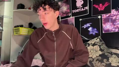 Alice     online show from May 4, 12:06 am