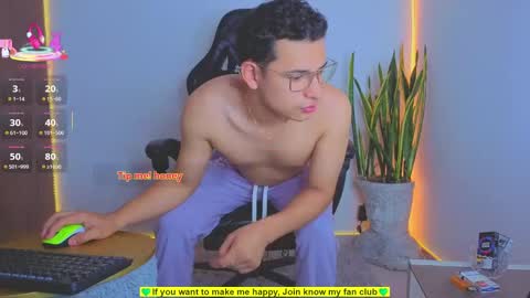 Snapshot of teddy_cowboy chatting on September 21, 5:25 pm Follow me on Twitter boys ryder and instagram teddyscoot 12 online show from September 21, 5:25 pm