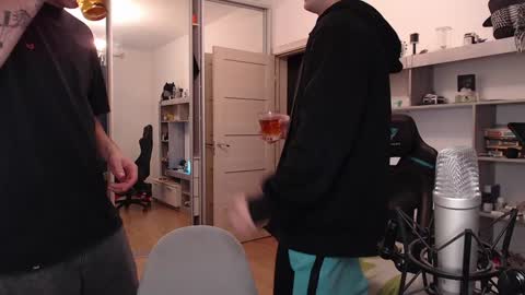 Snapshot of teddy_mode chatting on December 9, 4:37 pm Teddy online show from December 9, 4:37 pm