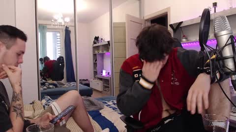 Snapshot of teddy_mode chatting on December 10, 10:17 am Teddy online show from December 10, 10:17 am