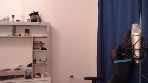 Snapshot of teddy_mode chatting on December 17, 5:58 pm Teddy online show from December 17, 5:58 pm