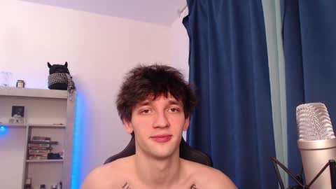 Snapshot of teddy_mode chatting on December 18, 12:10 am Teddy online show from December 18, 12:10 am