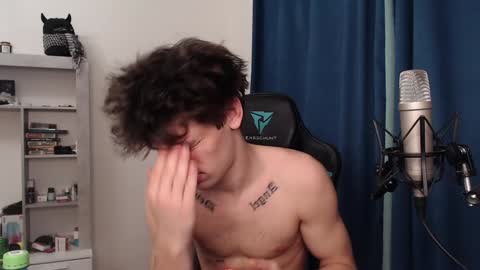 Snapshot of teddy_mode chatting on December 18, 3:55 pm Teddy online show from December 18, 3:55 pm