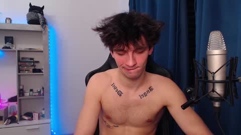 Snapshot of teddy_mode chatting on December 19, 1:07 am Teddy online show from December 19, 1:07 am