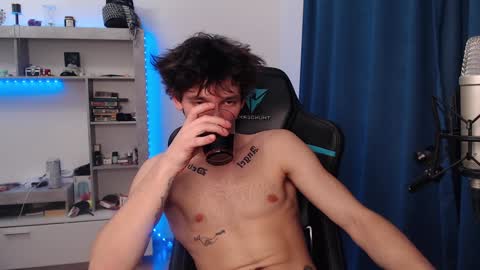 Snapshot of teddy_mode chatting on December 19, 4:13 am Teddy online show from December 19, 4:13 am